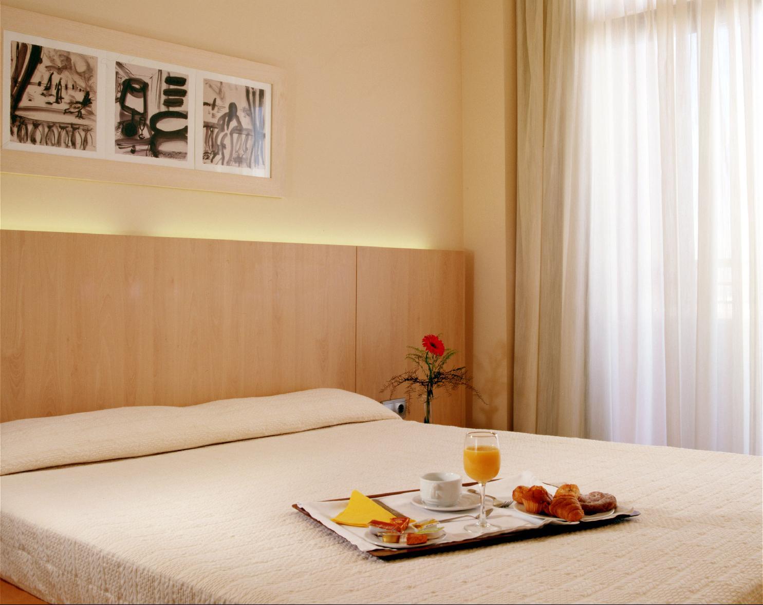 Advise Hotels Reina Вера Экстерьер фото