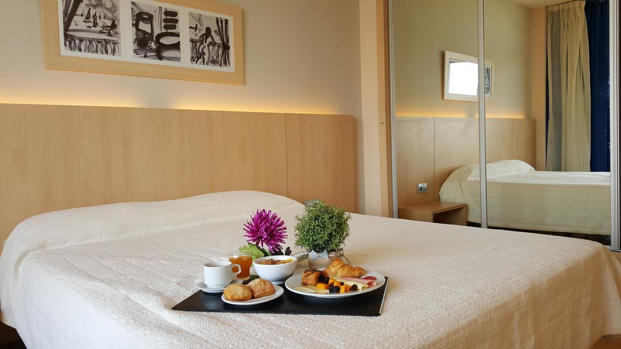 Advise Hotels Reina Вера Экстерьер фото